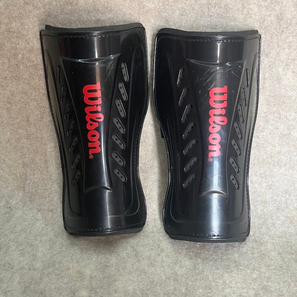 Wilson Youth Shin Guards Soccer Athletic Gear‎